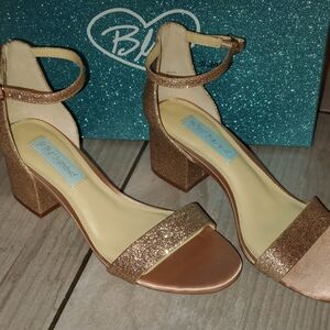 [Out Of Business SALE] Betsey Johnson Gold Glamour Heels